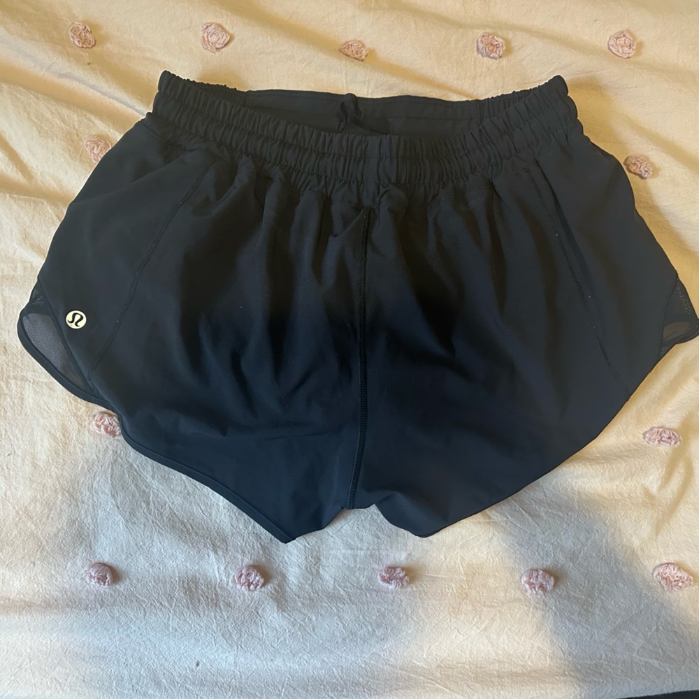 lululemon hotty hot low rise lined shorts. 2.5”